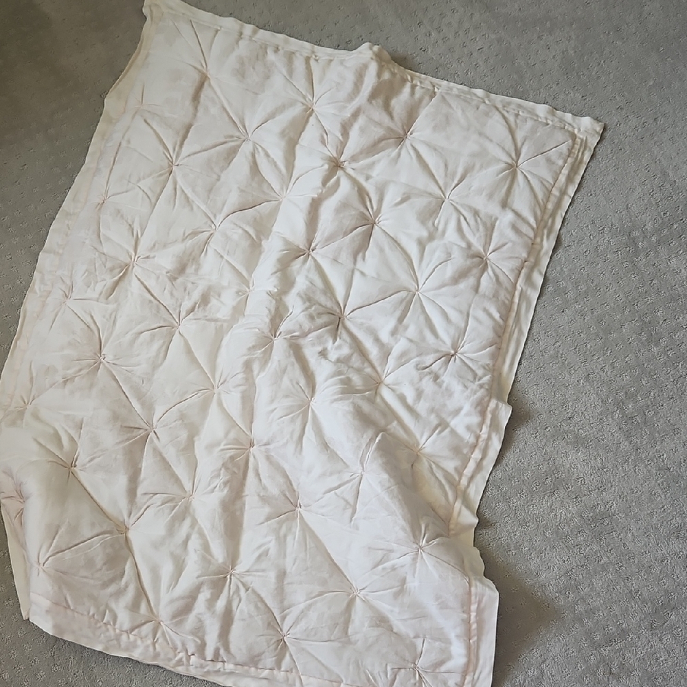 Elegant Cream Quilted Blanket